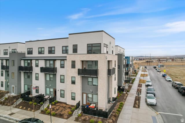 5227 W REVENTON DR #B305